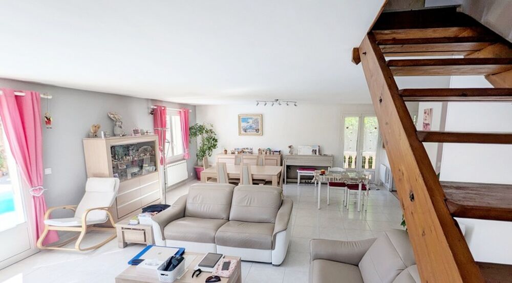 � vendre  Maison Eygui�res (13430)