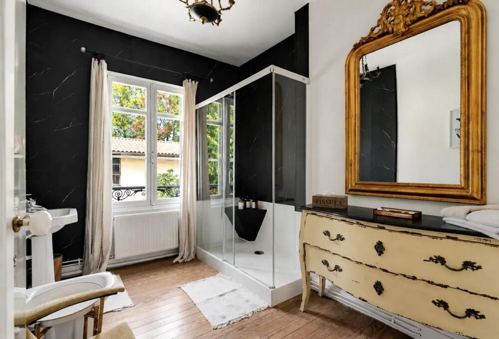 à vendre  Propriété/château Cambes (33880)