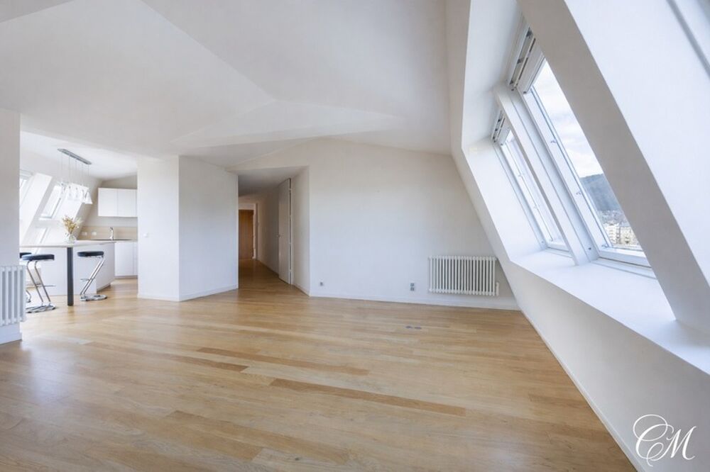 CHAMALIERES : APPARTEMENT D'EXCEPTION AVEC BEAUX VOLUMES ET VUE