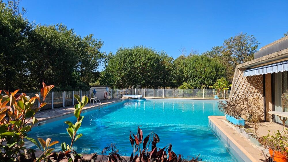 à vendre  Propriété/château Hyères (83400)