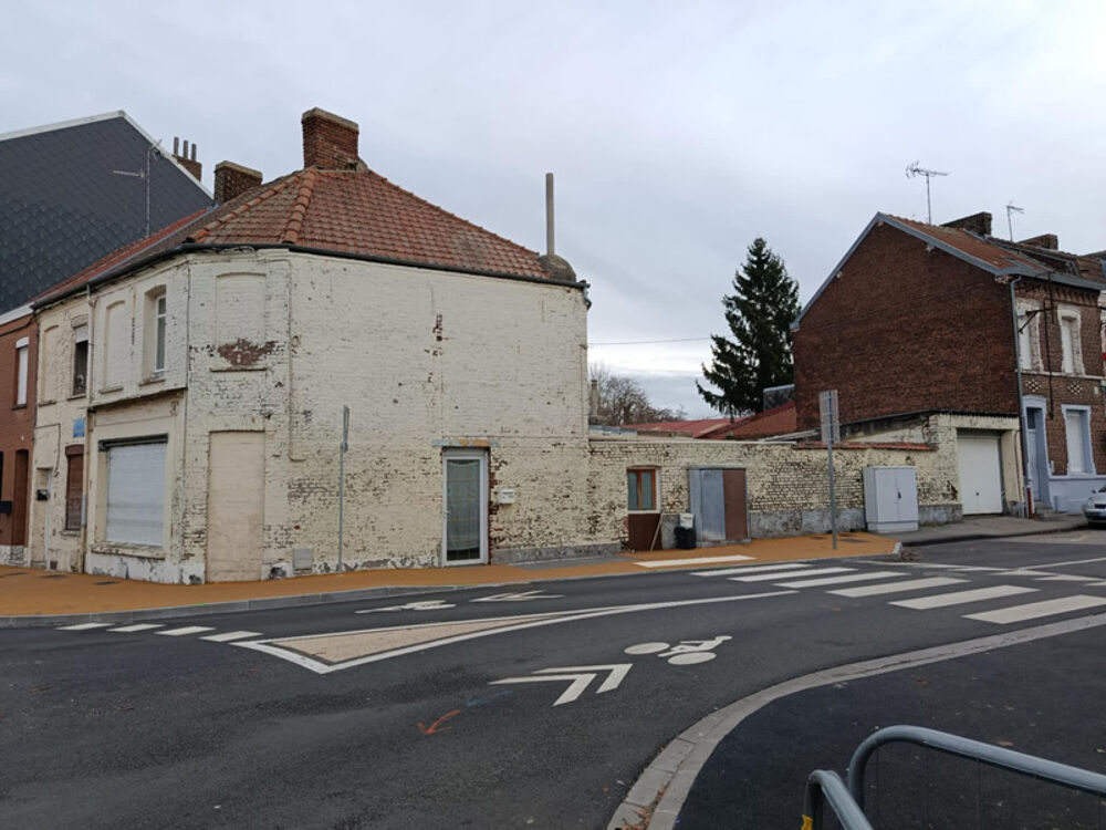 Vente Maison Maison de ville de 102m² en semi plain pied, 2 chambres, 1 bureau avec garage, cour et jardinet Anzin