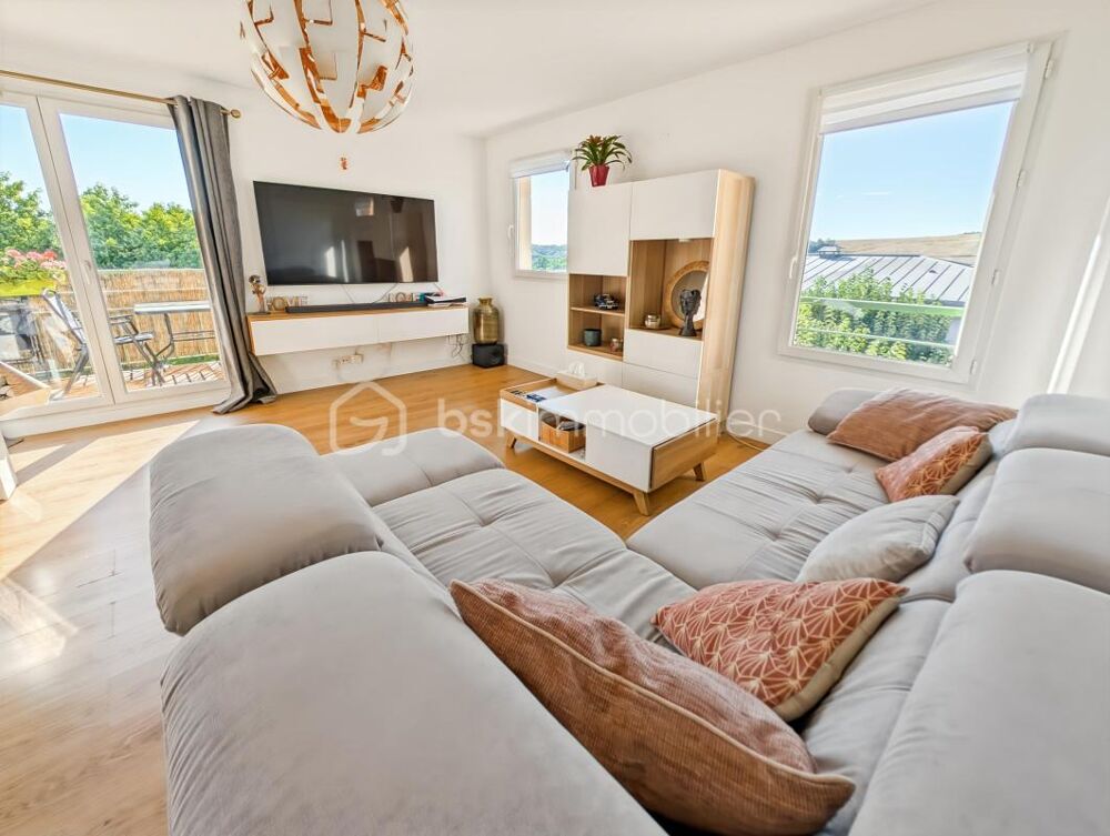 Vente Appartement SUPERBE APPARTEMENT T3 DERNIER ETAGE AVEC ASCENSEUR BALCON ET DEUX PARKINGS / DPE C Chelles
