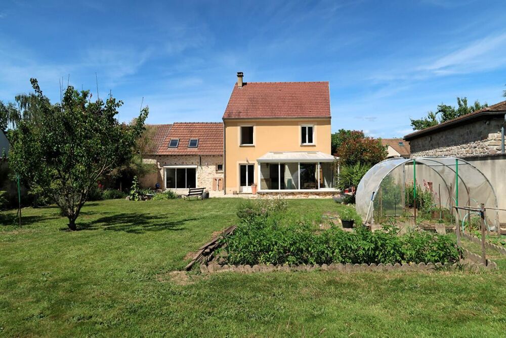 MARINES. CHARMANTE MAISON D'ARCHITECTE