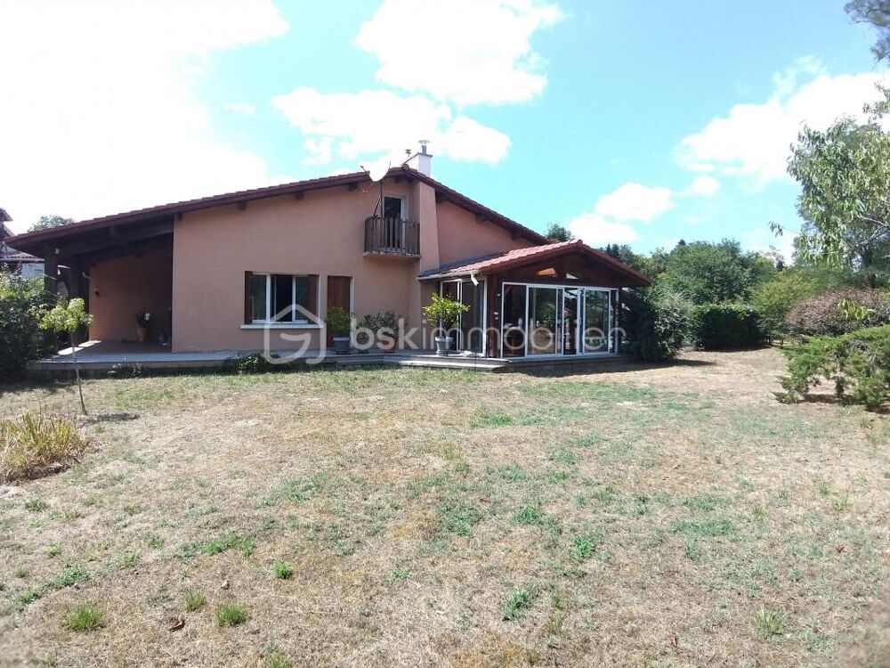 Maison familiale avec piscine et dépendances à Onesse-et-Laharie (40110)