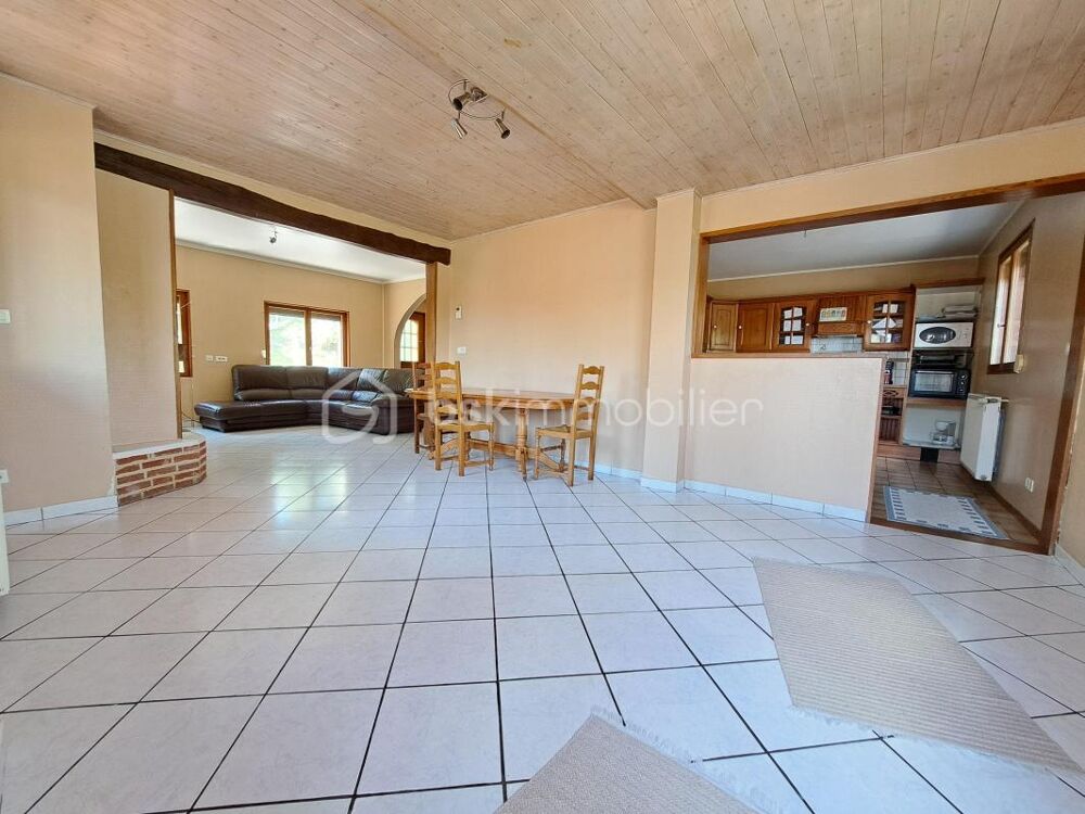 MAISON AVEC GARAGES ET JARDIN A 5 MINUTES D'ABBEVILLE
