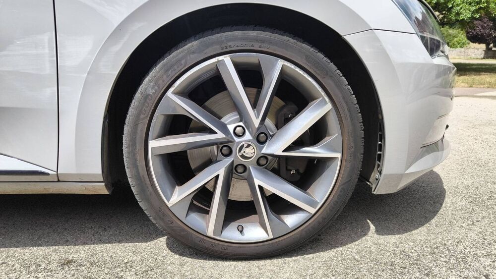Superb 2.0 TSI 272 4x4 DSG7 Sportline - Automatique Toit ouvrant 2018 occasion 71100 Chalon Sur Saone