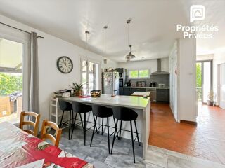  Maison � vendre 9 pi�ces 200 m�
