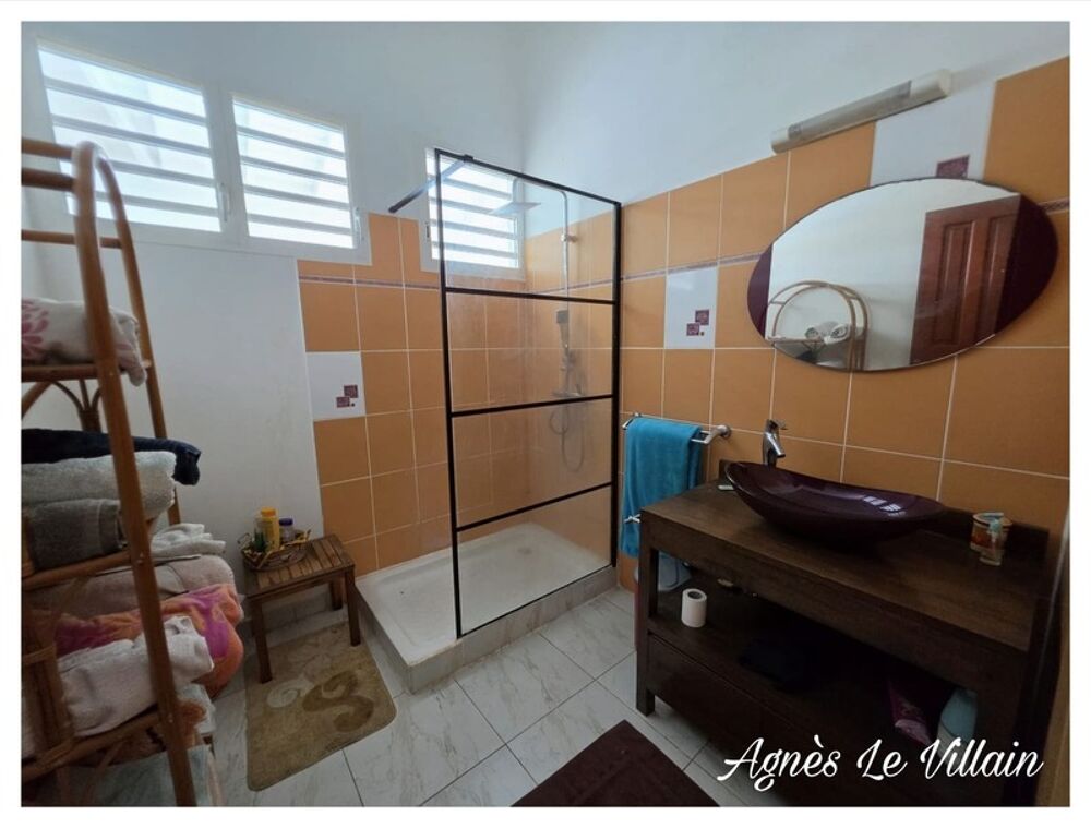 � vendre  Villa Sainte-Rose (97115)