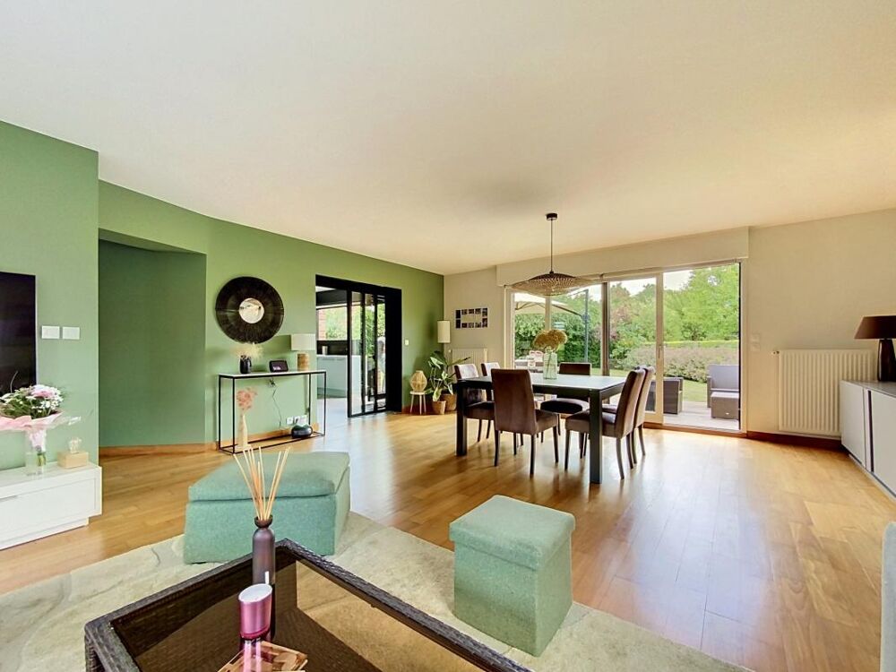 Villa contemporaine 4 chambres + bureau, garage et carpot