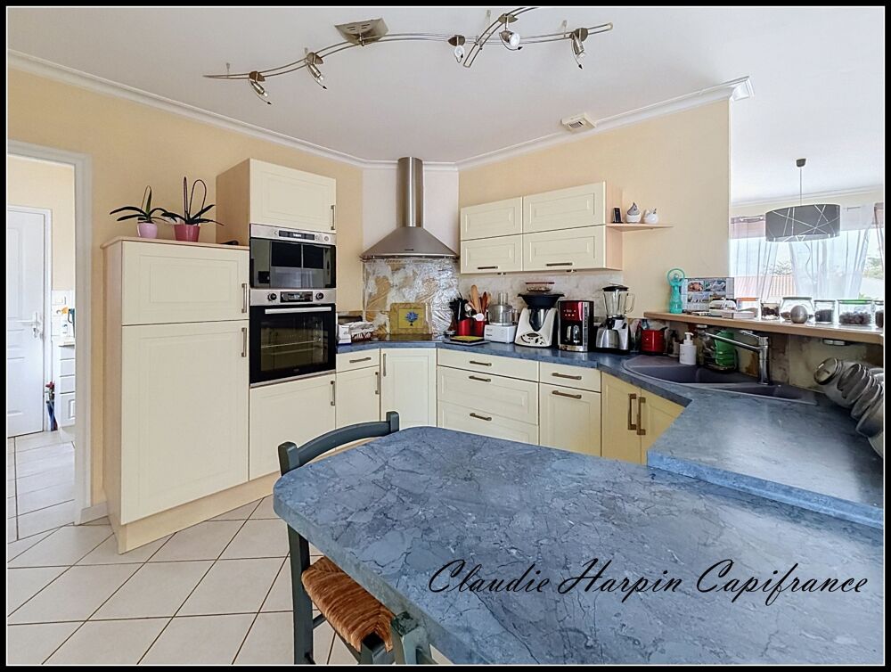 Vente Maison Maison à vendre 5 pièces  (79200) PLAIN PIED sur parcelle d'environ 600 m² - 3 ch - grande pièce de vie, garage Pompaire