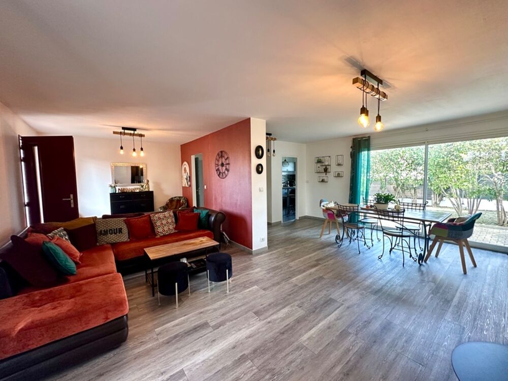 Villa de 181 m² - terrain de 834m2 arboré piscinable à Saint-Drézéry