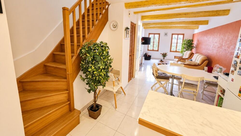 Vente Maison LE MUY, BELLE MAISON DE VILLE AVEC LOCAL COMMERCIAL, EXCELLENT ÉTAT Le muy