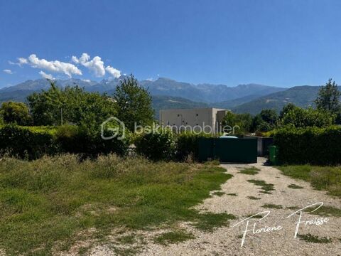   Terrain constructible de 646 m² – Un cadre idéal pour votre construction 