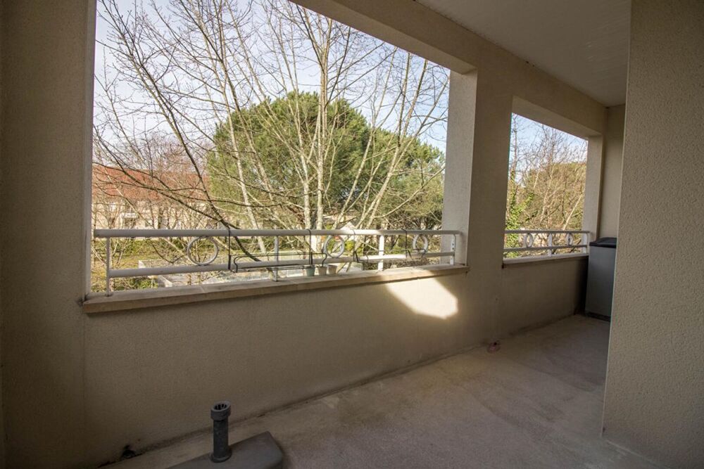 Brive Ouest A LOUER APT T2 de 51.20m2 avec TERRASSE de 9.85m² et PARKING dans résidence avec PISCINE