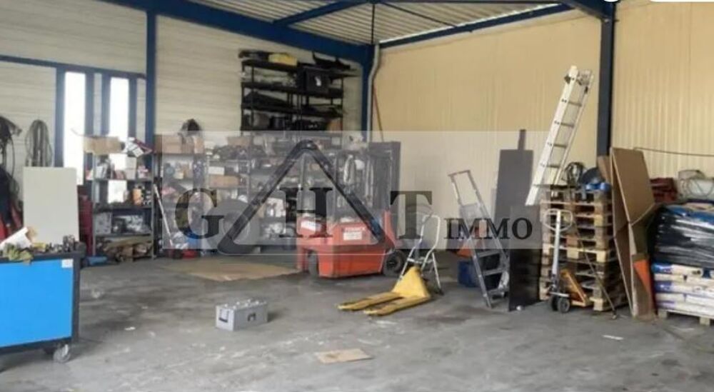 Vente Terrain 300 M² ENTREPOT TERRAIN SUR 3700 M² DE PARCELLE Croissy beaubourg