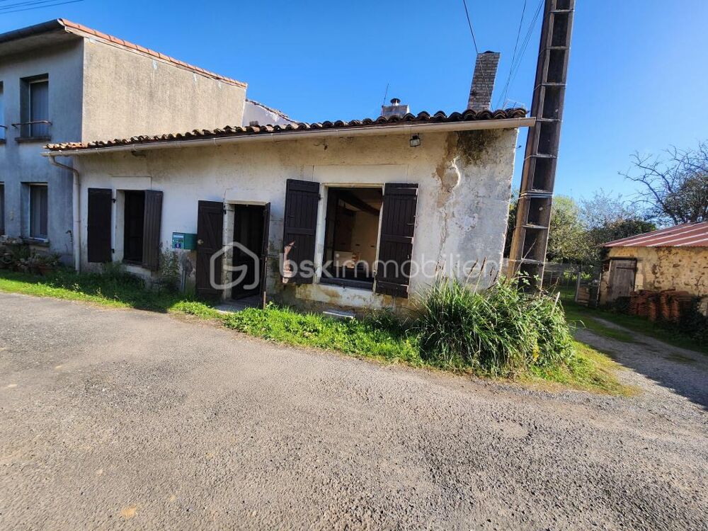 Vente Maison ? Maison � r�nover avec d�pendance � � 500 m du centre de Lusignan ! Lusignan