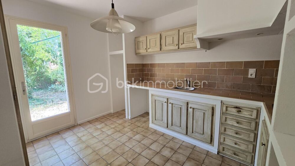 Lauris  Villa de plain-pied avec dépendance indépendante et jardin