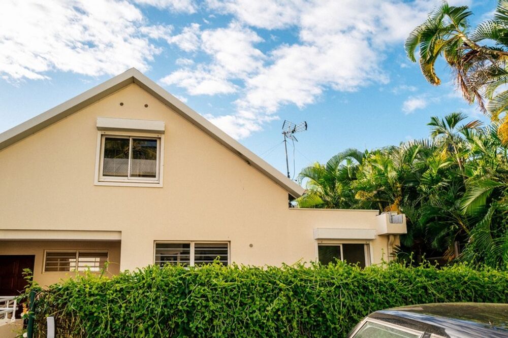Appartement à vendre 4 pièces Duplex Chemin Summer résidence Bassin Bleu SAINT GILLES LES BAINS (974)