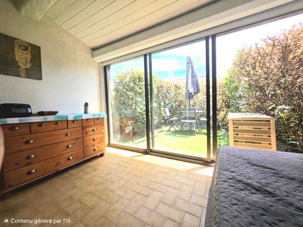 Appartement Le Lavandou 1 pièce(s) PRAMOUSQUIER 24 m2 parking face mer PISCINE