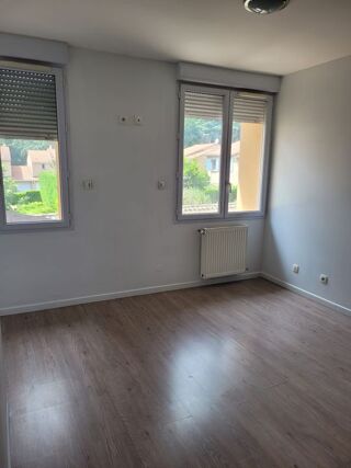  Appartement à louer 3 pièces 60 m²
