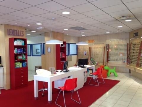   Dpt Rhône (69), à vendre murs LYON 9EME-MURS bureaux avec vitrine de 226m2 - Plain pied 