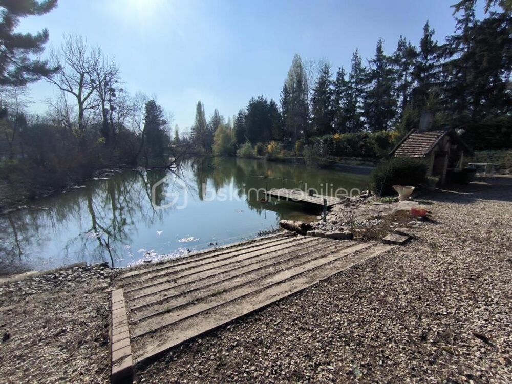havre de paix avec étang privé et piscine au coeur de la nature