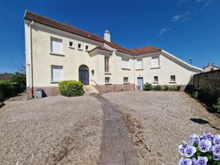  Maison  vendre 10 pices 300 m