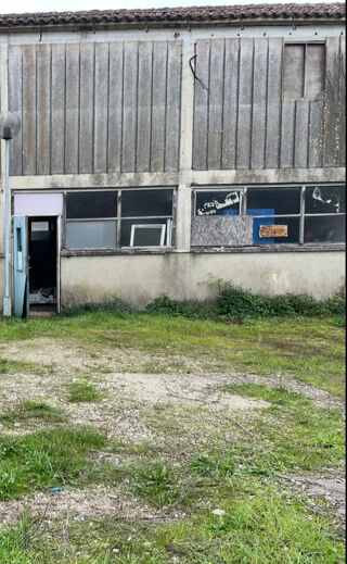  Remise / Grange � vendre 1 pi�ce 140 m� L isle d espagnac