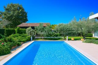  Villa à vendre 6 pièces 204 m²