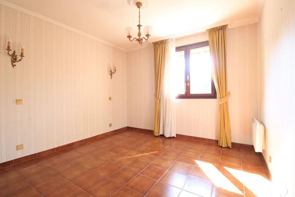 Vente Maison Maison de plain pied 5 pièces -  93 m2 - Yerres Yerres