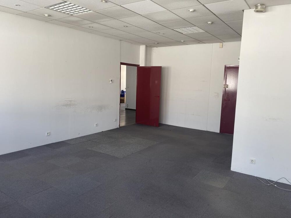   Bureaux à louer – Espace commercial Saint-Marc (face au bowling du Rouergue) Onet le chateau