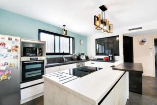 Vente Maison Ménesplet – Maison de plain-pied de 2022, 116 m², sur 2 486 m² de terrain, DPE A Menesplet