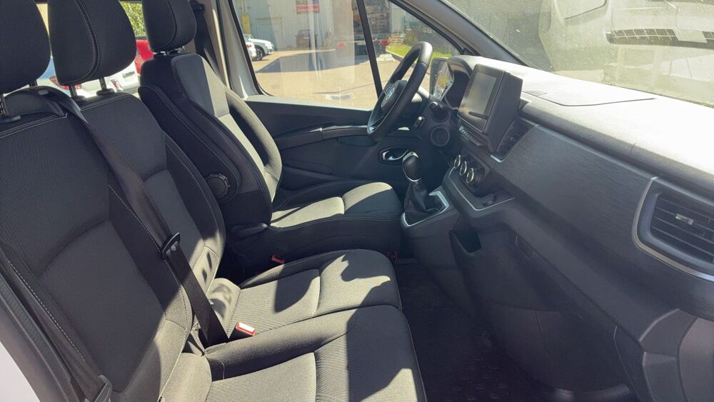 Primastar 2.0 dCi 150 DCT6 N-Connecta - 9 places Automatique 2022 occasion 73100 Aix Les Bains