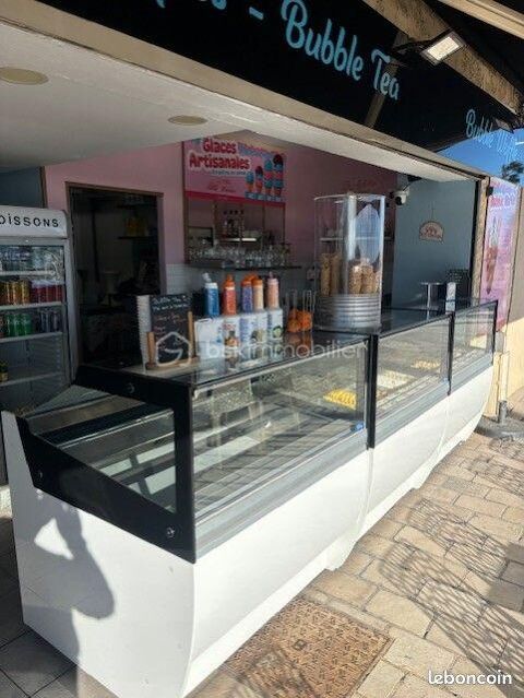 Glacier id&eacute;alement situ&eacute; face &agrave; la mer et aux plages de Cannes 242000 06400 Cannes