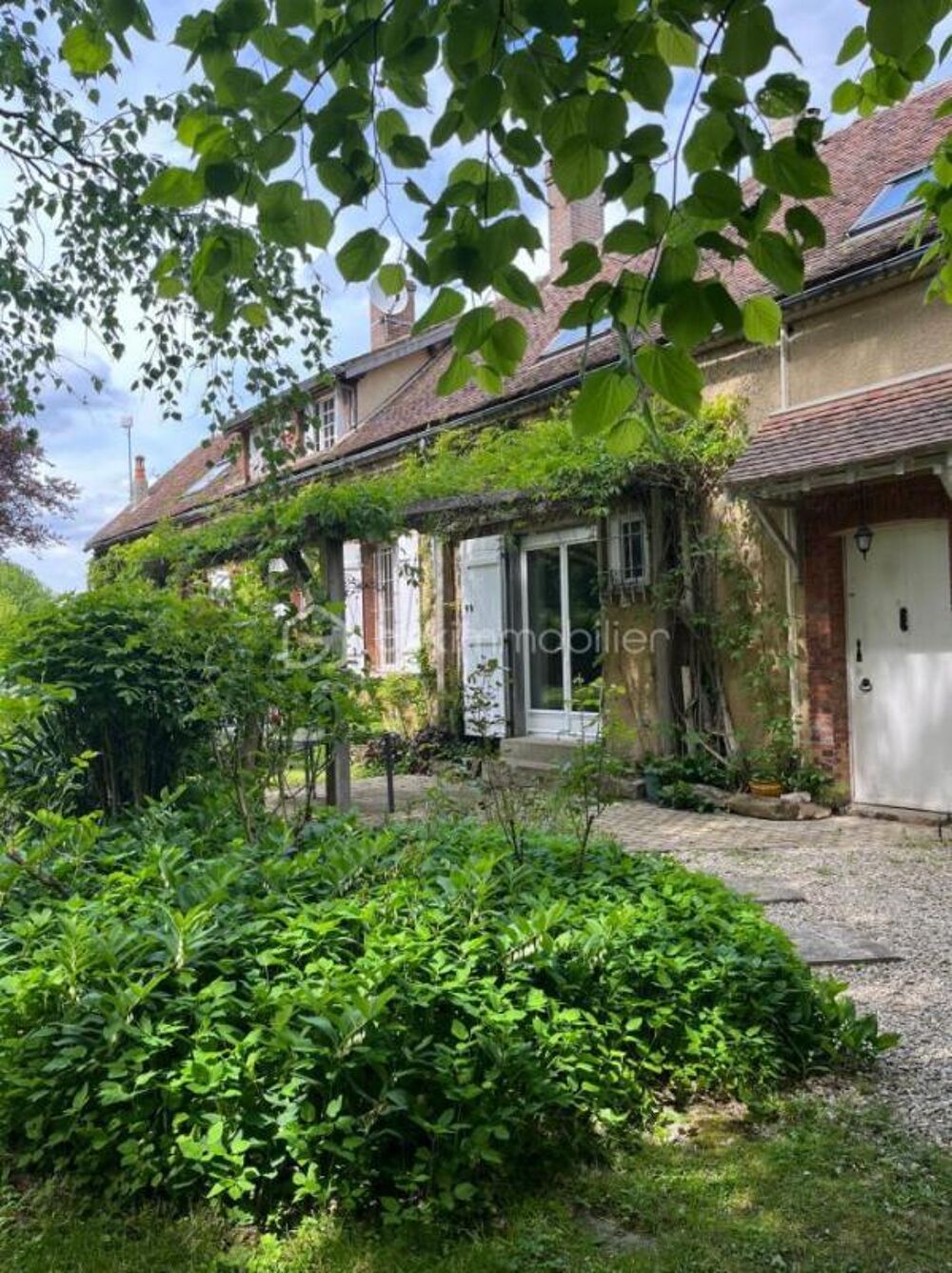 Belle longère à la campagne