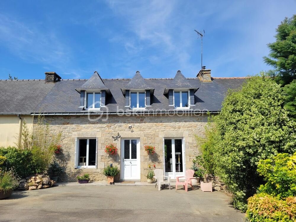 Maison en pierre de caractère avec grand terrain, dépendances et jardin nourricier