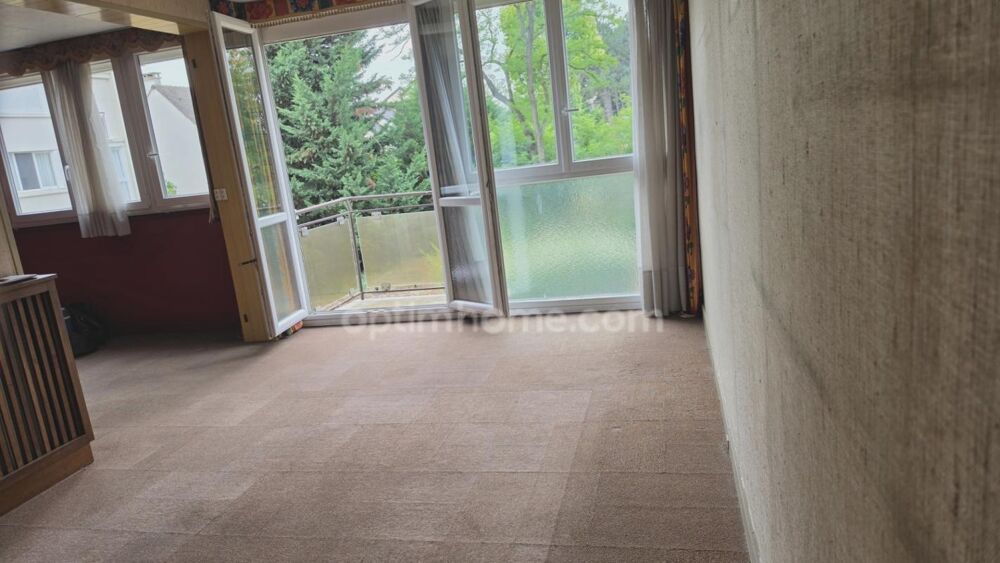 Vente Appartement Appartement à vendre 4 pièces LE BOURGET (93) de 4 pièces / 2 chambres - 69 m2 - 223 000 € FAI Le bourget