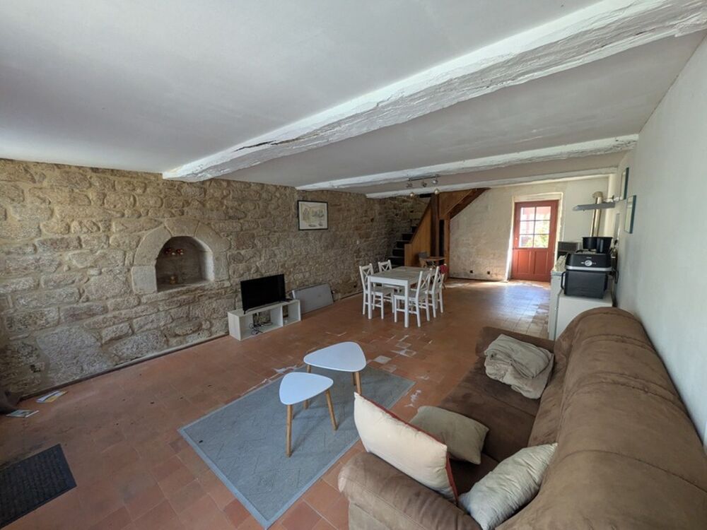 GUEMENE SUR SCORFF MAISON EN PIERRE À COLOMBAGES DE 4 PIÈCES 77 M³ ENVIRON AVEC COURETTE ET DÉPENDANCE