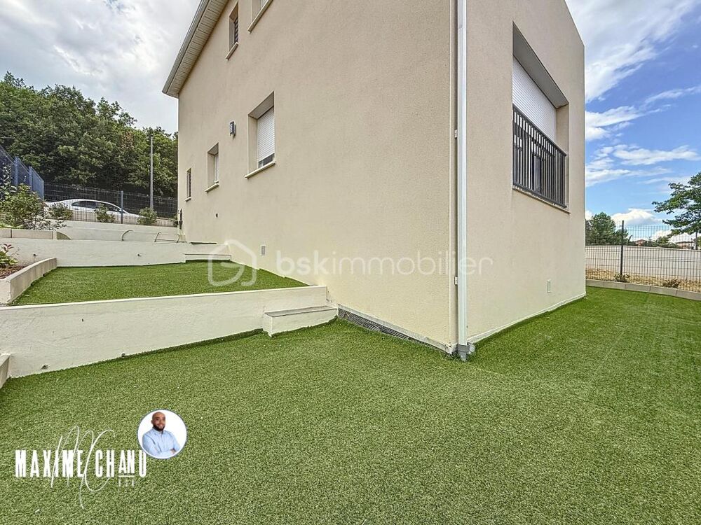 Maison à fort potentiel  171 m² sur 3 niveaux à Vailhauquès