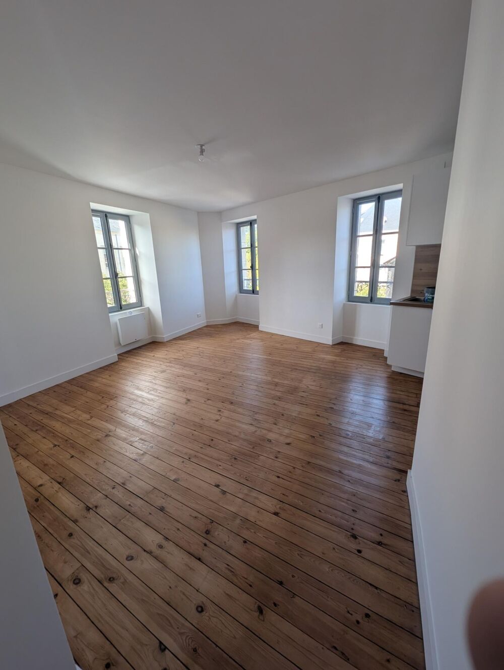 Location Appartement Appartement remis à neuf à louer 2 pièces dont 1 chambre.  42 m²  FONTENAY LE COMTE (85) Fontenay le comte