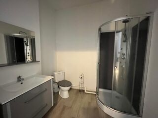  Appartement à louer 2 pièces 80 m²