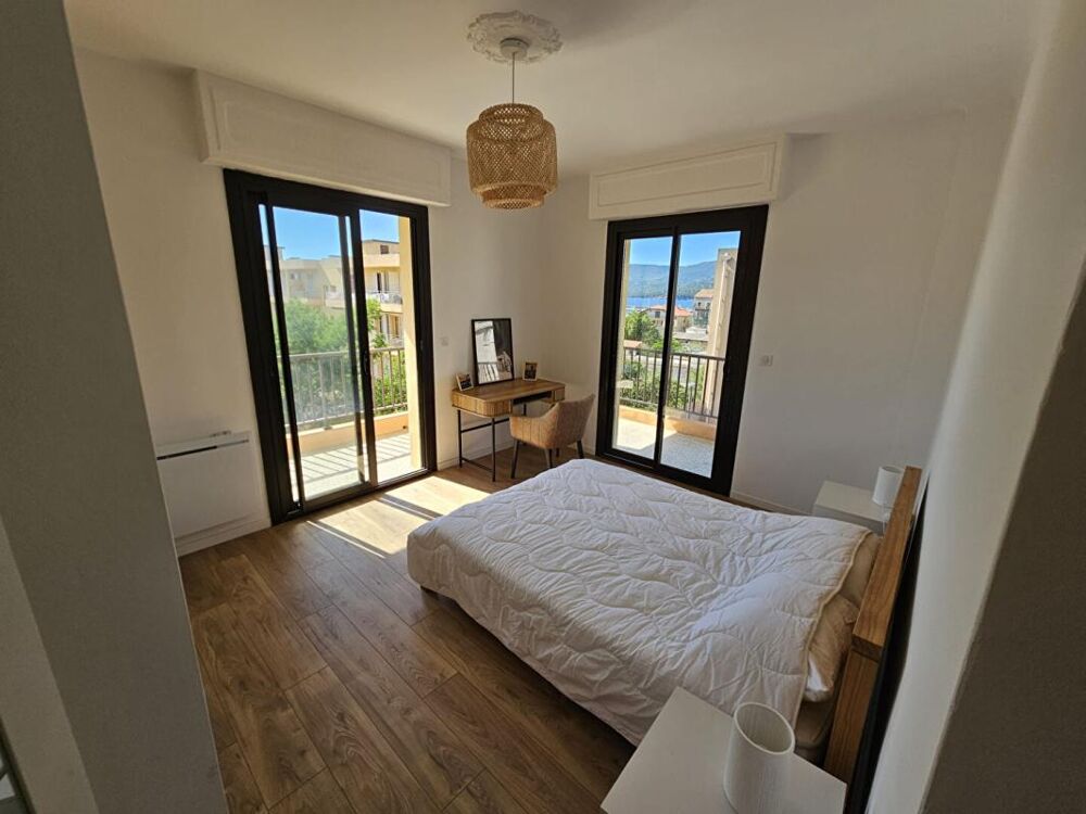 Vente Appartement Propriano centre, Appartement  4 pièce(s) 105.58 m2 balcon 30 m2, parking, petite vue mer Propriano