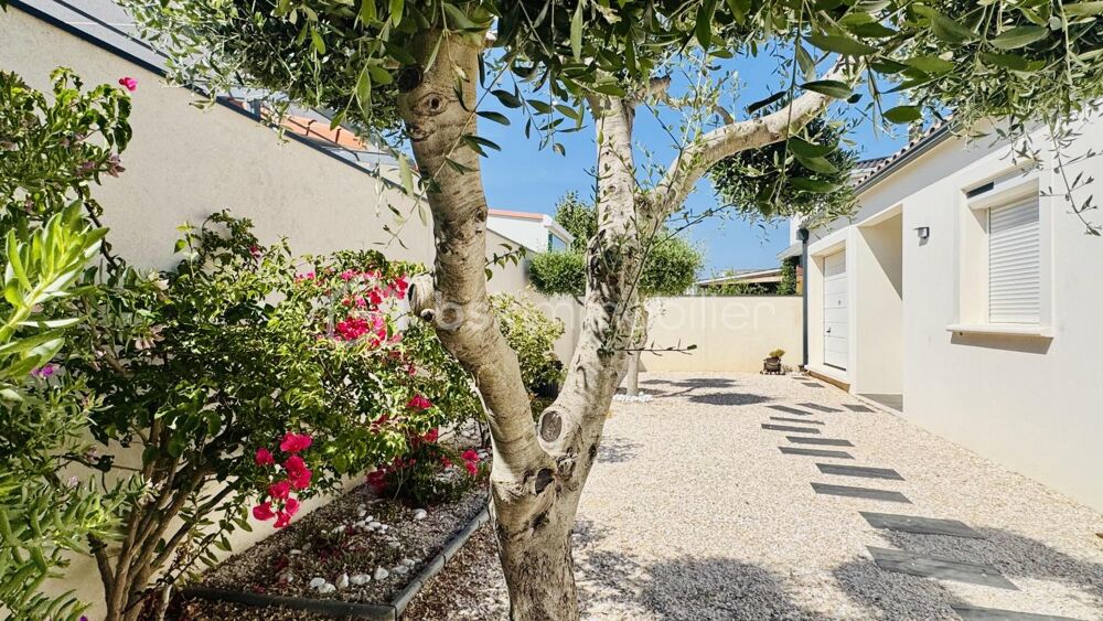 Villa moderne avec grand piscine