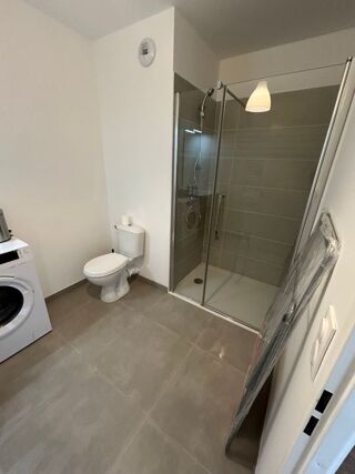  Appartement à louer 3 pièces 56 m²