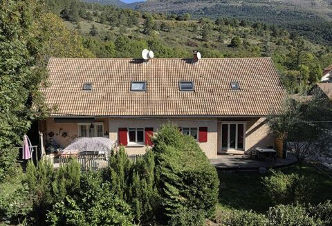   Aucun travaux � pr�voir � Maison avec deux logements � 209 m� � Revenus locatifs � Cadre nature Maison - 8 pi�ce(s) - 242 m�