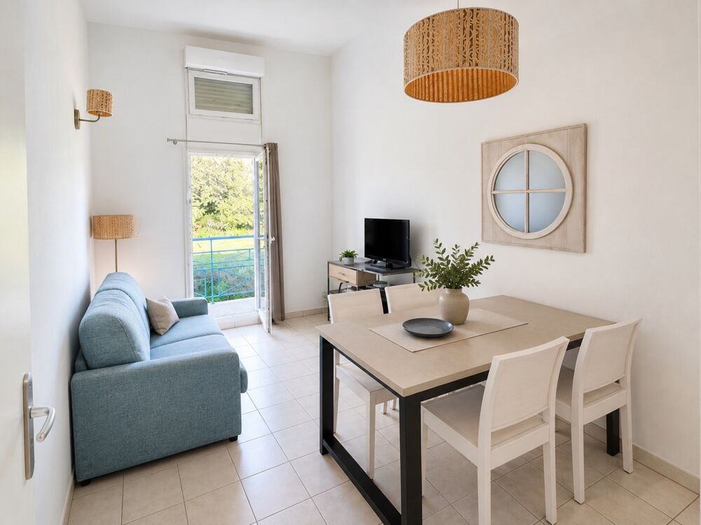 SAINT-PALAIS-SUR-MER  DUPLEX 3 PIÈCES VENDU MEUBLÉ AVEC PISCINE