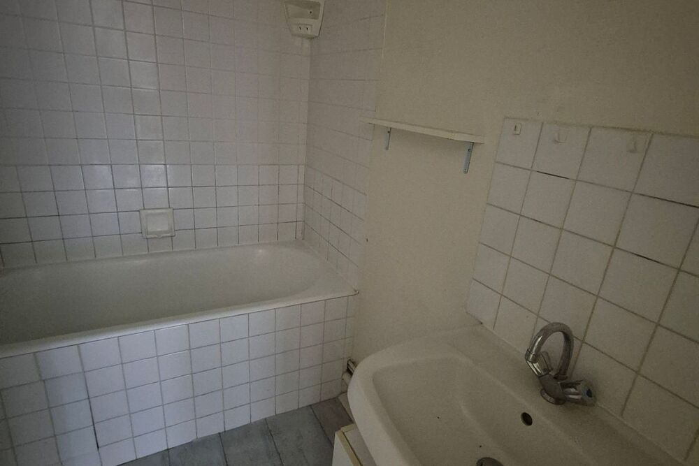 Vente Maison Pavillon T2 de plain-pied avec garage et jardin – Messeix (63) Messeix