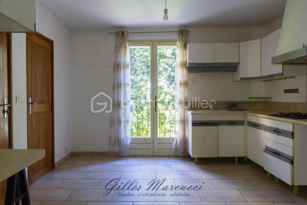 Vente Appartement 88 m² au cœur du village – 3 chambres, balcon et potentiel à révéler Mormoiron