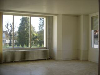  Appartement à louer 2 pièces 73 m²