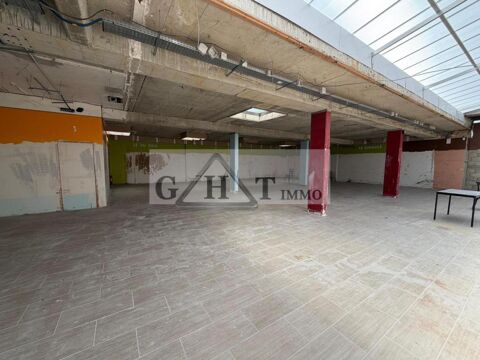   A VENDRE LOCAL COMMERCIAL SAINT MAUR DES FOSSES 
